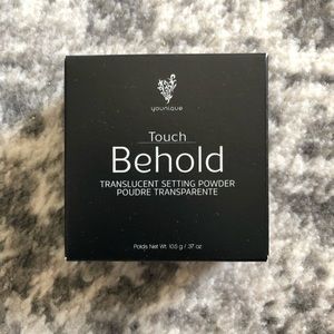 **SOLD**Younique Behold translucent setting powder